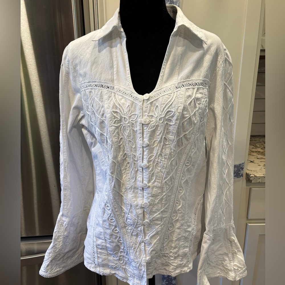 Elegant White Embroidered Women's Top